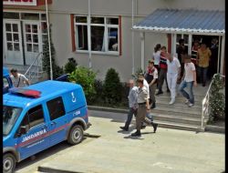 Kredi Kartı Dolandırıcılığı Yaptıkları İddiasıyla 3 Kişi Tutuklandı