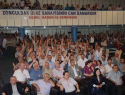 Zonguldak'ta Esnaf Kongresinde Gerginlik Çıktı