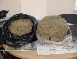 Erzurum’da Şüpheli Araçta 65 Kilogram Esrar