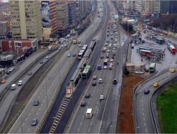 Mecidiyeköy Metrobüs İstasyonu Yeniden Düzenleniyor
