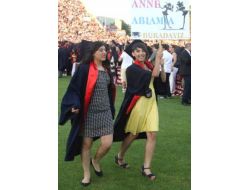 Emniyet Müdürünün Eşi Onur Belgesi Alarak Üniversiteden Mezun Oldu