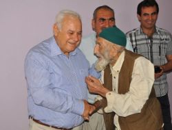 Vali Çolak, 120 Yaşındaki Vatandaşı Evinde Ziyaret Etti