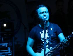 Grup 84 Ereğli’de Gençleri Şarkılarıyla Coşturdu