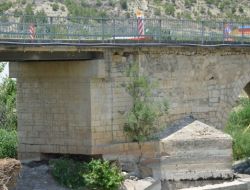 Mut Ve Ermenek'i Birbirine Bağlayan Kadıköy Köprüsü Ulaşıma Kapandı