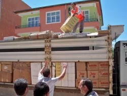 Adana Dosteller Derneği'nden 150 Aileye Gıda Ve Yiyecek Yardımı