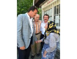 Başkan, Mahalle Mahalle Gezip Dert Dinliyor