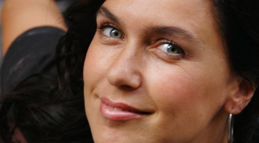 ŞEVVAL SAM'dan Başörtüsü Çıkışı