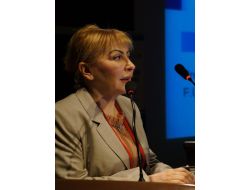 "Sigara Şirketleri Kadın Ve Gençler Üzerinde Yoğunlaşıyor"