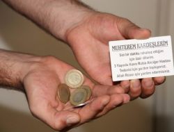 Zabıta Uyardı: Kartvizit Göstererek Duygu Sömürüsü Yapanlara Para Vermeyin