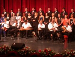 Hastane Personeli Ve Hastalar Konser Verdi