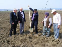 Bakanlık Destek Verdi, Elmalarını Güneş Enerjisiyle Suluyor