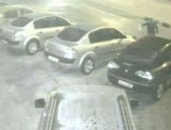 Galerideki Otoları Kundaklama Anı