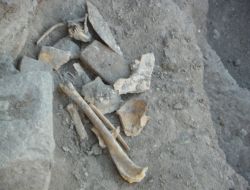 Büklükale'de Hititlerden Kalma Ev Ve İnsan Kemikleri