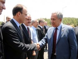 Arınç: 32 Milyon Turistten 28 Milyar Dolar Gelir Elde Ediyoruz