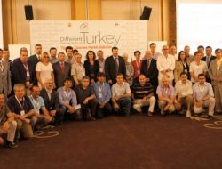 Türkiye'nin Bölgede Rol Model Olması Demokratikleşme Sürecine Bağlı