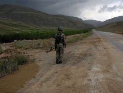 Mutfak Tüpü İçine Tuzaklanmış Bomba, Zırhlı Aracın Geçişi Sırasında Patladı