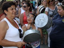 Lefkoşa Belediye Çalışanlar, Boş Tencerelerle Eylem Yaptı