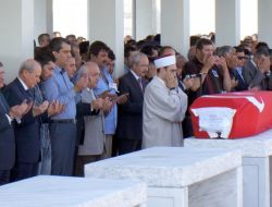 ŞEHİT POLİS DUALARLA UĞURLANDI