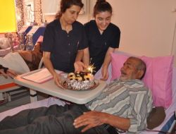 Diyaliz Hastalarına Sürpriz Doğum Günü