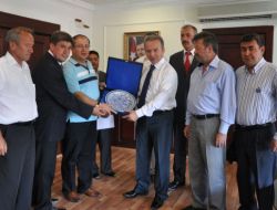 Vali Güner, Karacalı Köyü Derneği Yönetimini Kabul Etti