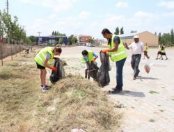 Amerikalı Öğrenciler Avanos'ta Gönüllü Temizlik Yaptı