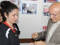 Karaman’da Engelli Sporculara Plaket Ve Altın Verildi