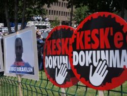 Kesk, Gözaltıları Adliye Önünde Protesto Etti