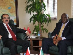 Güney Afrika Büyükelçisi Khumalo, Vali Coş'u Ziyaret Etti