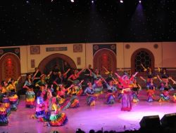 Bursa Festivalinde Anadolu Esintisi Sahnelendi