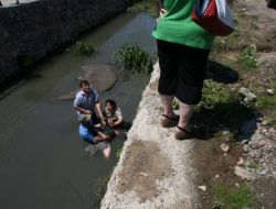 Hastaneye Yatmak İstemeyen Kadın Su Kanalına Atladı