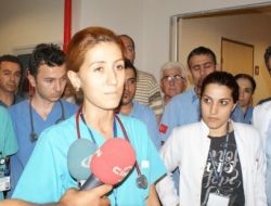 Yaralı Yakını, Hastane İçinde Bıçakla Doktor Kovaladı!