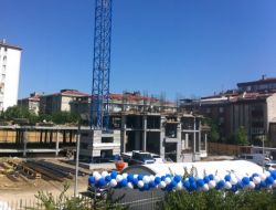 İnşaat Demirlerinin Altında Kalan İşçi Yaralandı