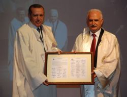 Atatürk Üniversitesi'nden Başbakan Erdoğan'a Fahri Doktora Unvanı