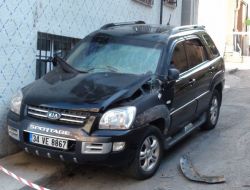 Üzerine Patlayıcı Bırakılan Cip Kullanılmaz Hale Geldi