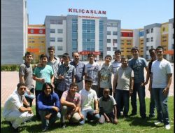 Kılıçaslanlı Öğrenciler Amerikalı Hocalardan İngilizce Kursu Alıyor