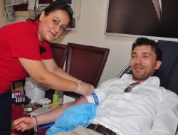 Ak Parti Manisa İl Gençlik Kolları'ndan Kızılay'a Kan Bağışı Desteği