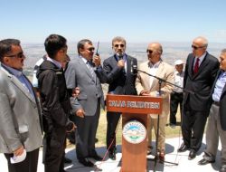 Bakanlar, Yamaç Paraşütü Yarışmasında Pencereyi Açtı