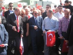 Atatürk Üniversitesi Mezunları Bakan Akdağ'la Yürüdü