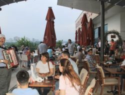 Akordiyon İle Ömrünü Müziğe Adadı