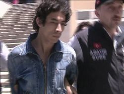 Karısını Öldüren Zanlı Adliyeye Sevk Edildi