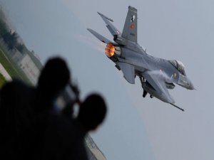 Helikopterlere F-16 müdahalesi