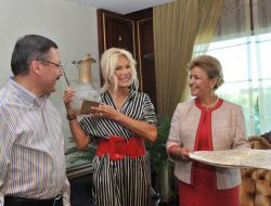 Ajda Pekkan İle Fransız Sanatçı Enrico Macias, Gökçek’i Ziyaret Etti