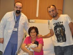 Tüp Bebek Yöntemiyle 46 Yaşında Anne Oldu