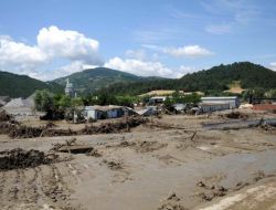 Sel Suları Samsun-sinop Eski Ve Yeni Yolun Köprülerini Yıktı