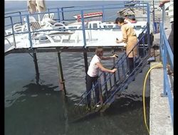 Deniz Suları Tahlil Ediliyor