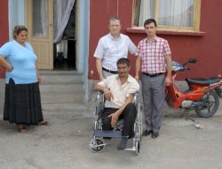Uzunköprü Belediyesi’nden 2 Vatandaşa Tekerlekli Sandalye