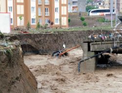 Samsun'da Sel Felaketi: En Az 3 Kişi Öldü