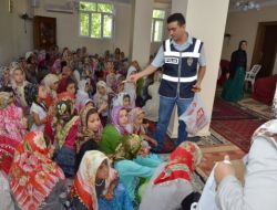 Kur'an Kursu Öğrencilerine 'Aile, Ev Ve Çocuk Emniyet'i Konulu Seminer Verildi