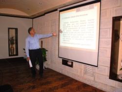 Ak Parti İzmir İl Başkanı Akay, Teşkilata Ev Ödevi Verdi