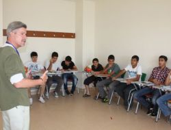 Güneydoğulu 400 Öğrenci Zirve'de Dil Öğreniyor, Spor Yapıyor